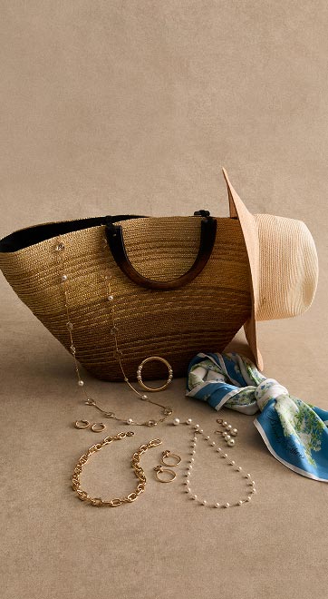 Make Mom Sparkle: Bracelets, necklaces and earrings for her moments that matter.